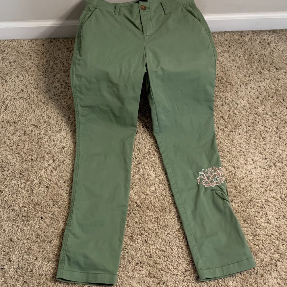 Gap Girlfriend Embroidered Chino Twill Pant Green